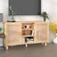 skænk 105x30x60 cm massivt fyrretræ og naturlig rattan brun