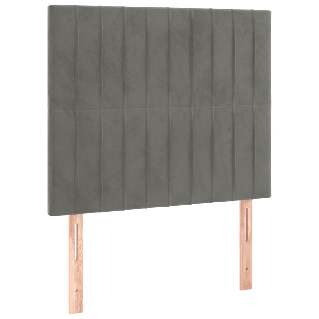 sengegavl med LED-lys 90x5x118/128 cm fløjl lysegrå