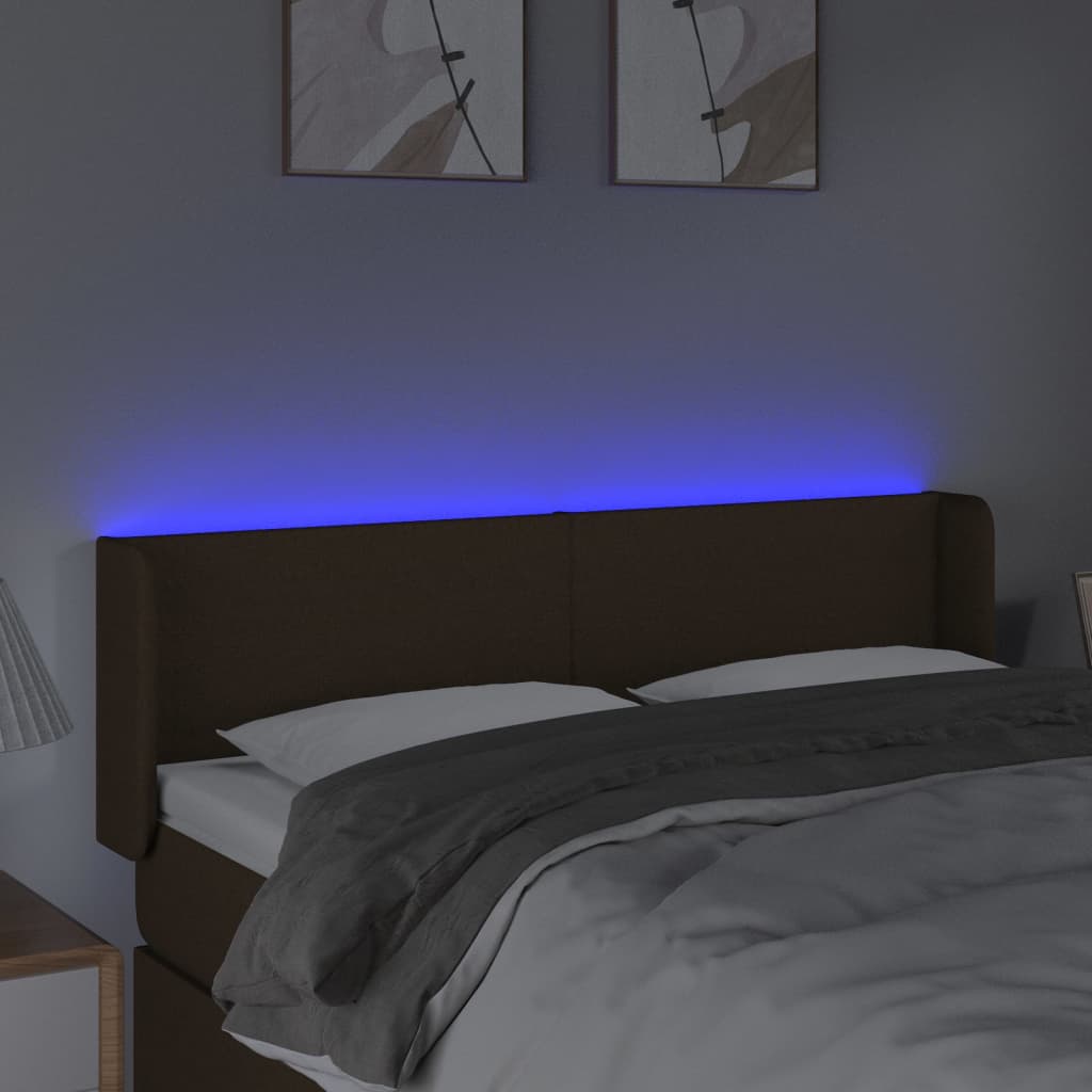 sengegavl med LED-lys 147x16x78/88 cm stof mørkebrun