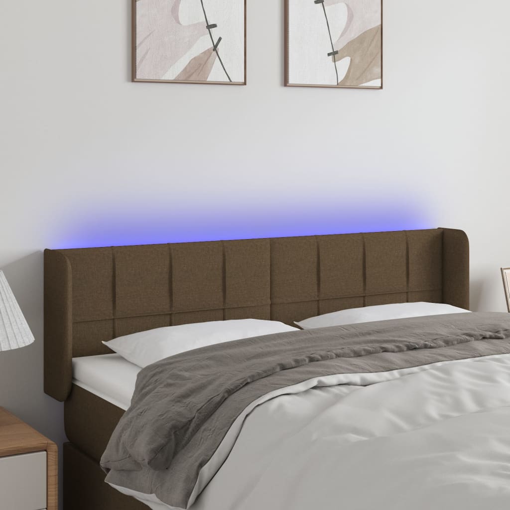 sengegavl med LED-lys 147x16x78/88 cm stof mørkebrun