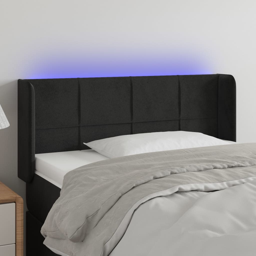 sengegavl med LED-lys 83x16x78/88 cm fløjl sort