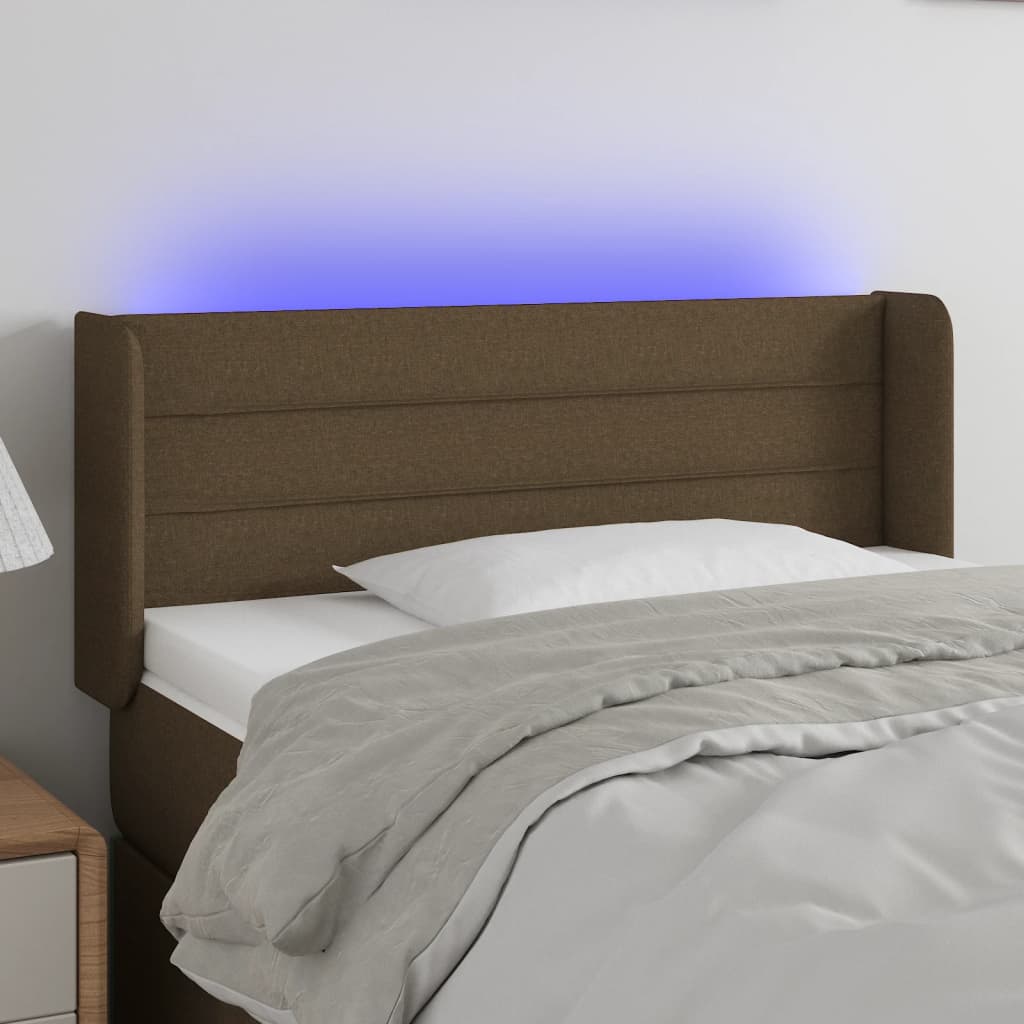 sengegavl med LED-lys 83x16x78/88 cm stof mørkebrun
