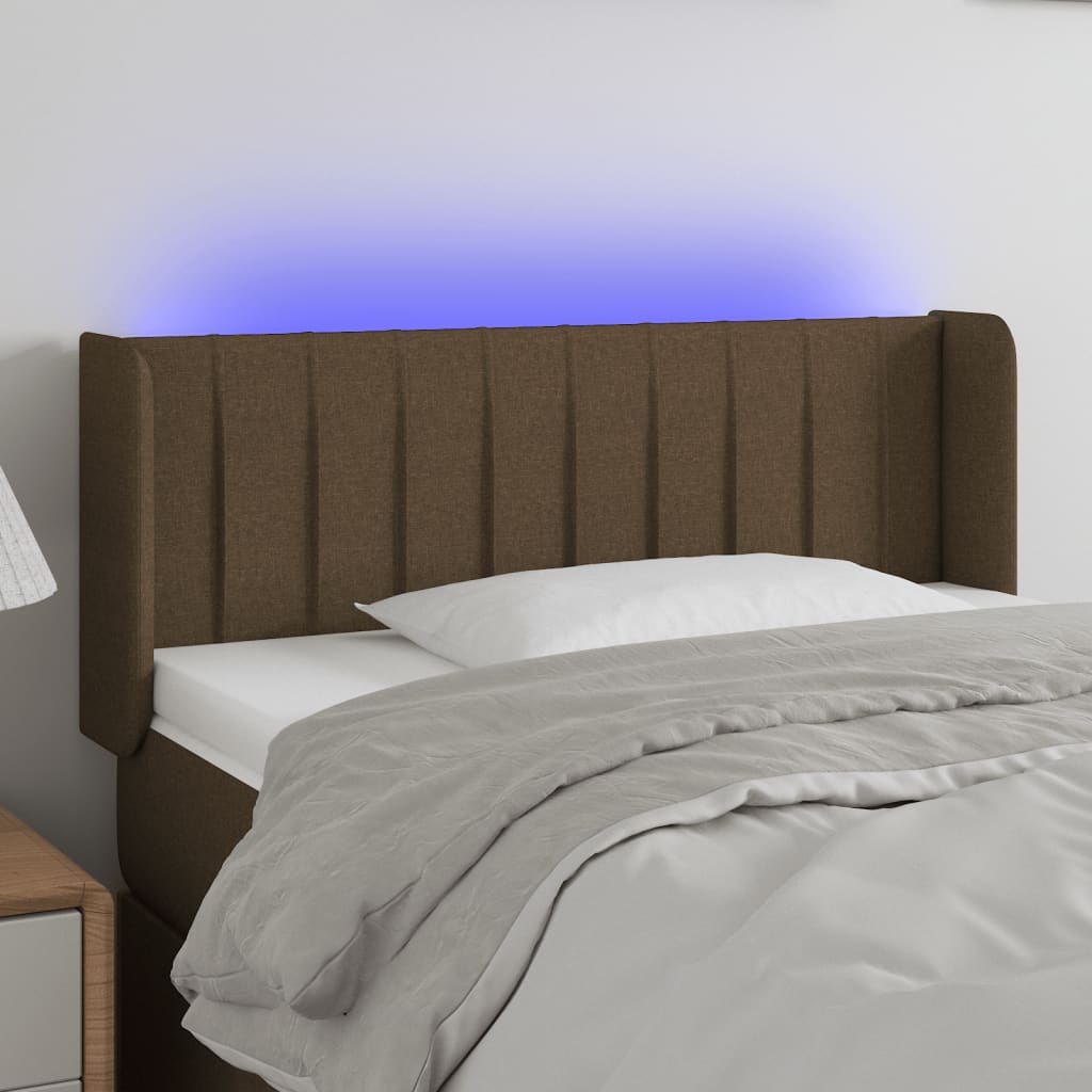sengegavl med LED-lys 83x16x78/88 cm stof mørkebrun