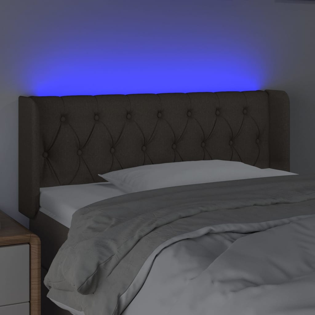 sengegavl med LED-lys 93x16x78/88 cm stof gråbrun