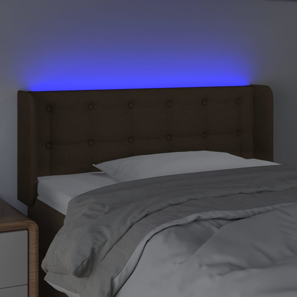 sengegavl med LED-lys 83x16x78/88 cm stof mørkebrun