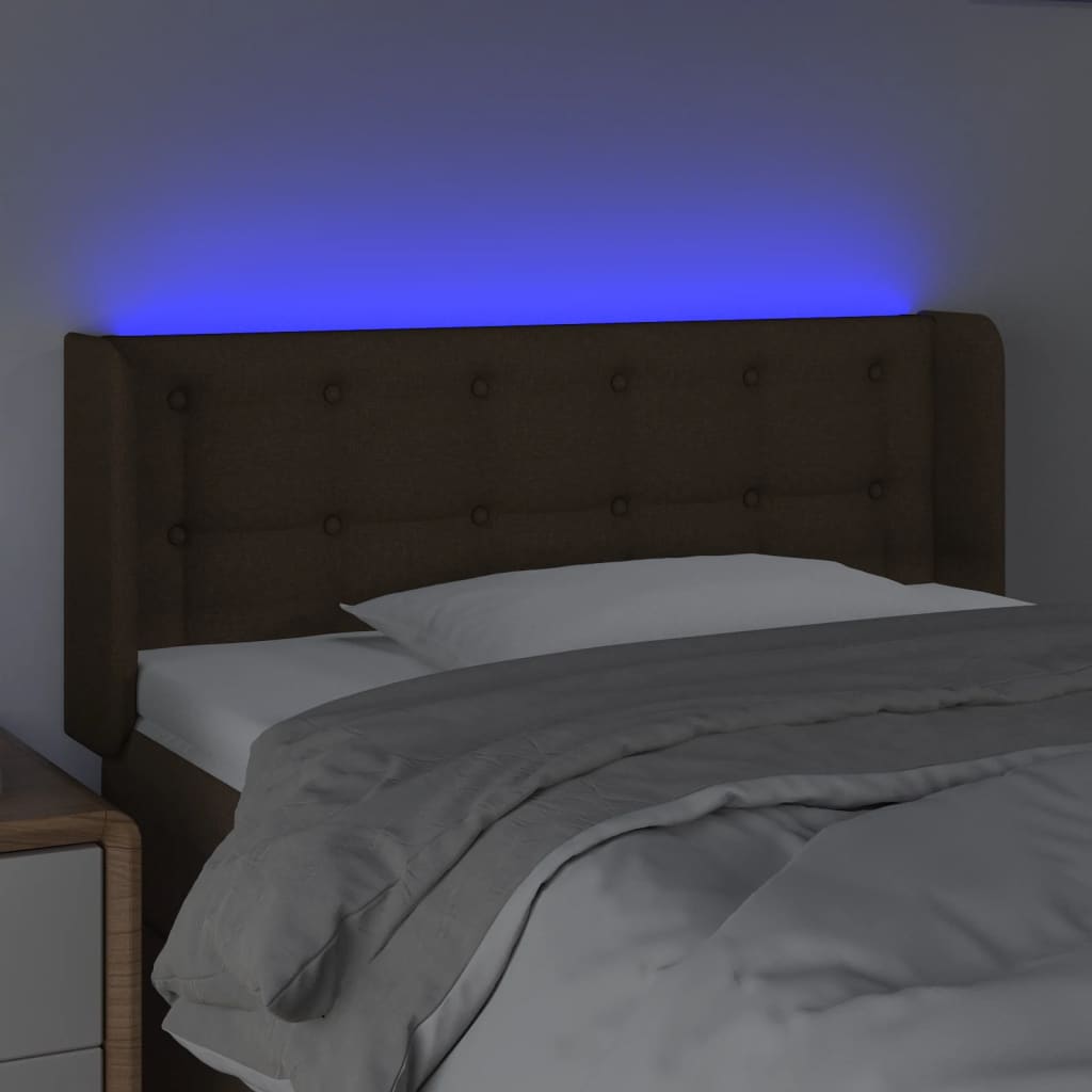 sengegavl med LED-lys 93x16x78/88 cm stof mørkebrun