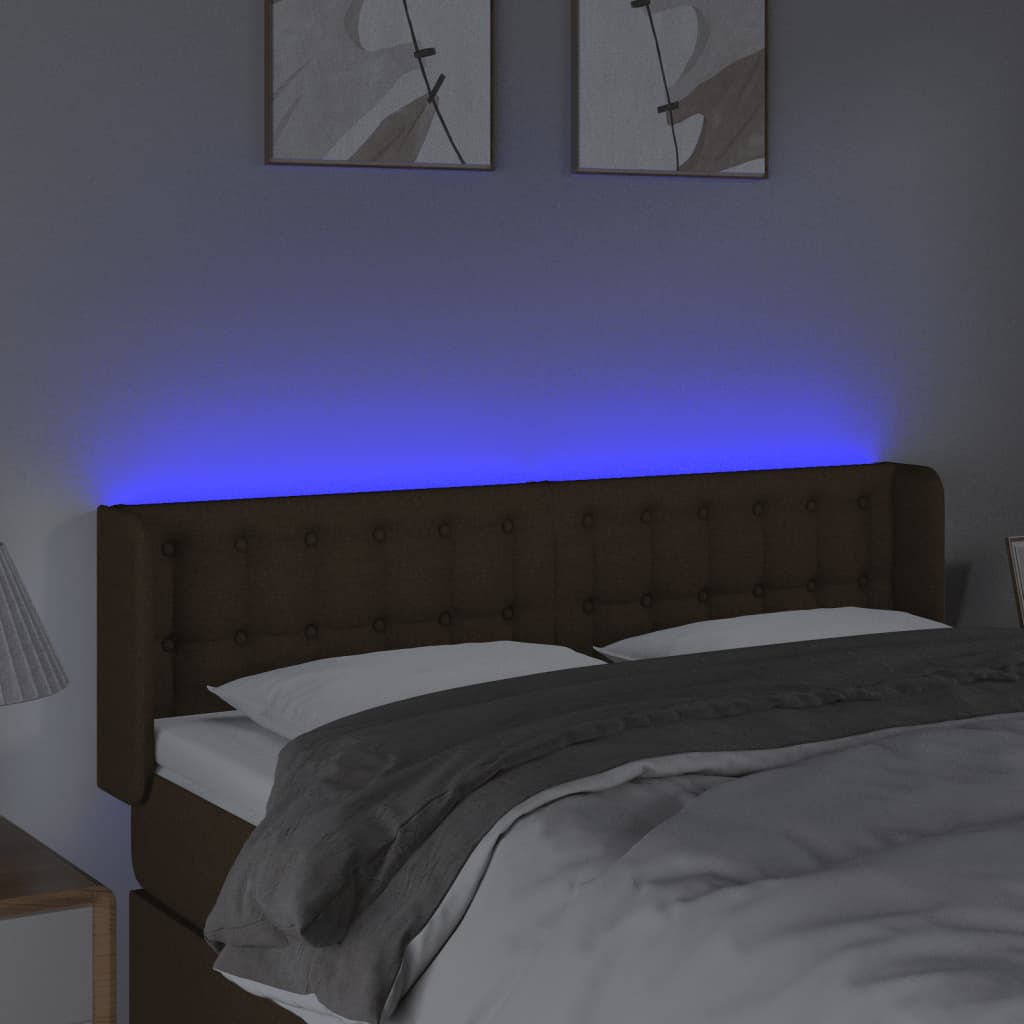 sengegavl med LED-lys 147x16x78/88 cm stof mørkebrun