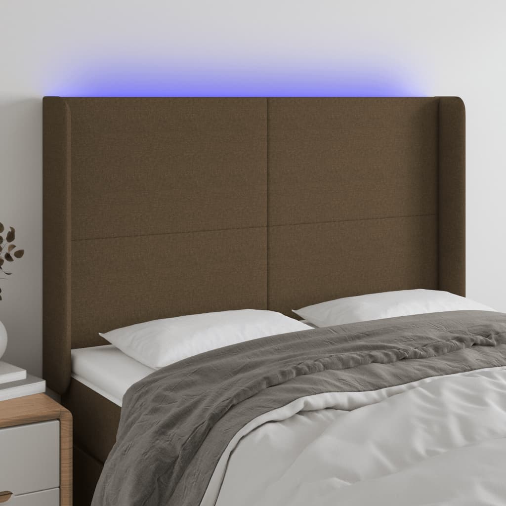 sengegavl med LED-lys 147x16x118/128 cm stof mørkebrun