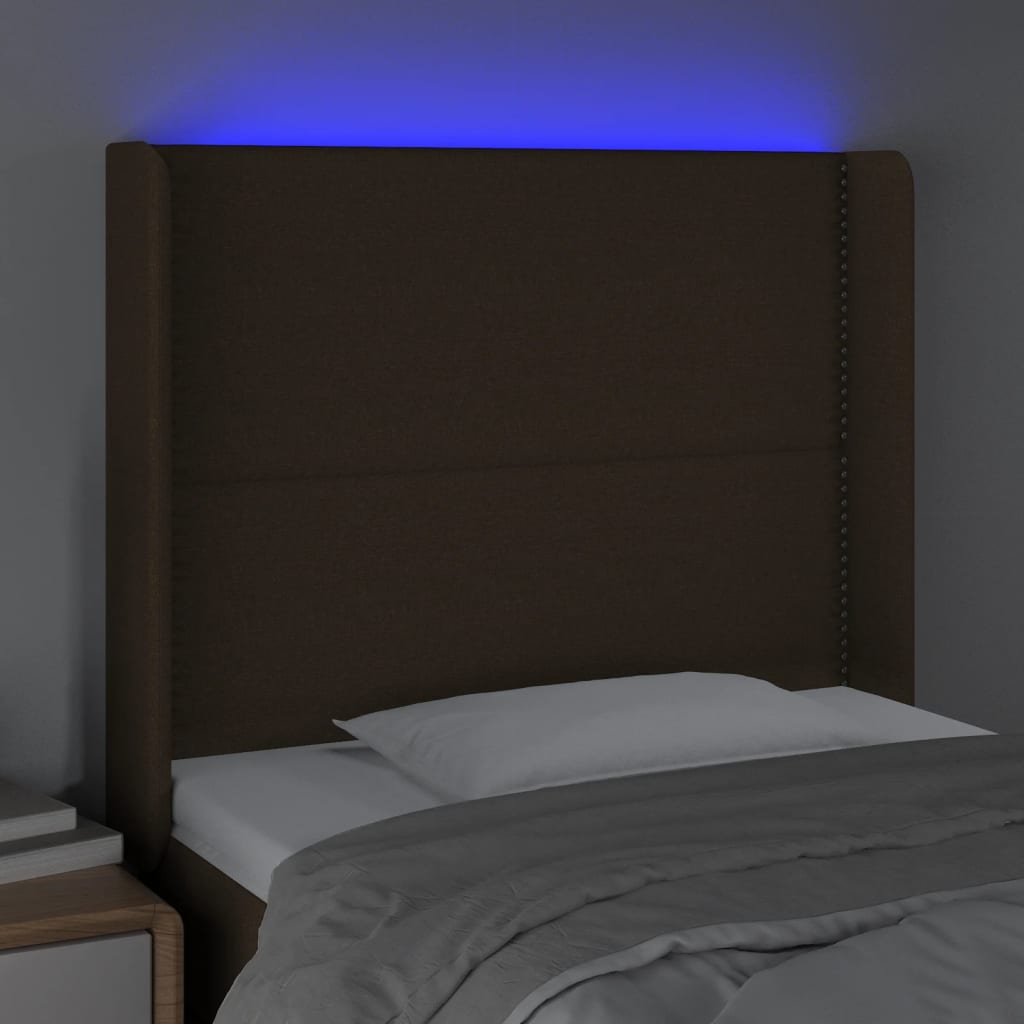 sengegavl med LED-lys 93x16x118/128 cm stof mørkebrun
