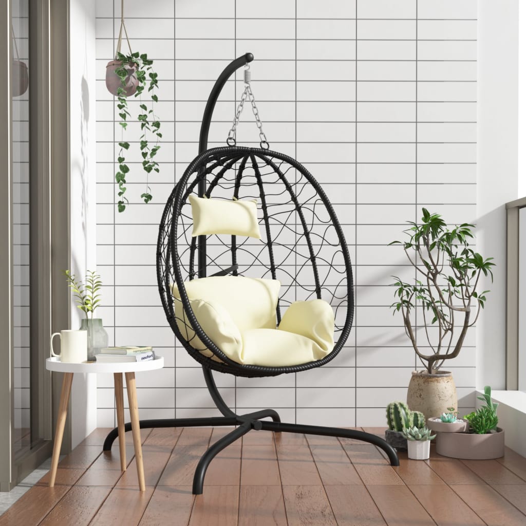 hængestol med æg og hynde cremehvid polyrattan og stål