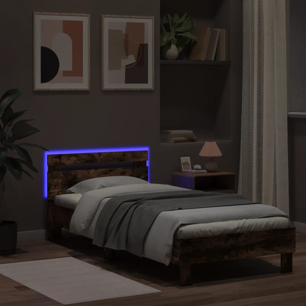 sengeramme med sengegavl og LED-lys 90x200 cm røget egetræ