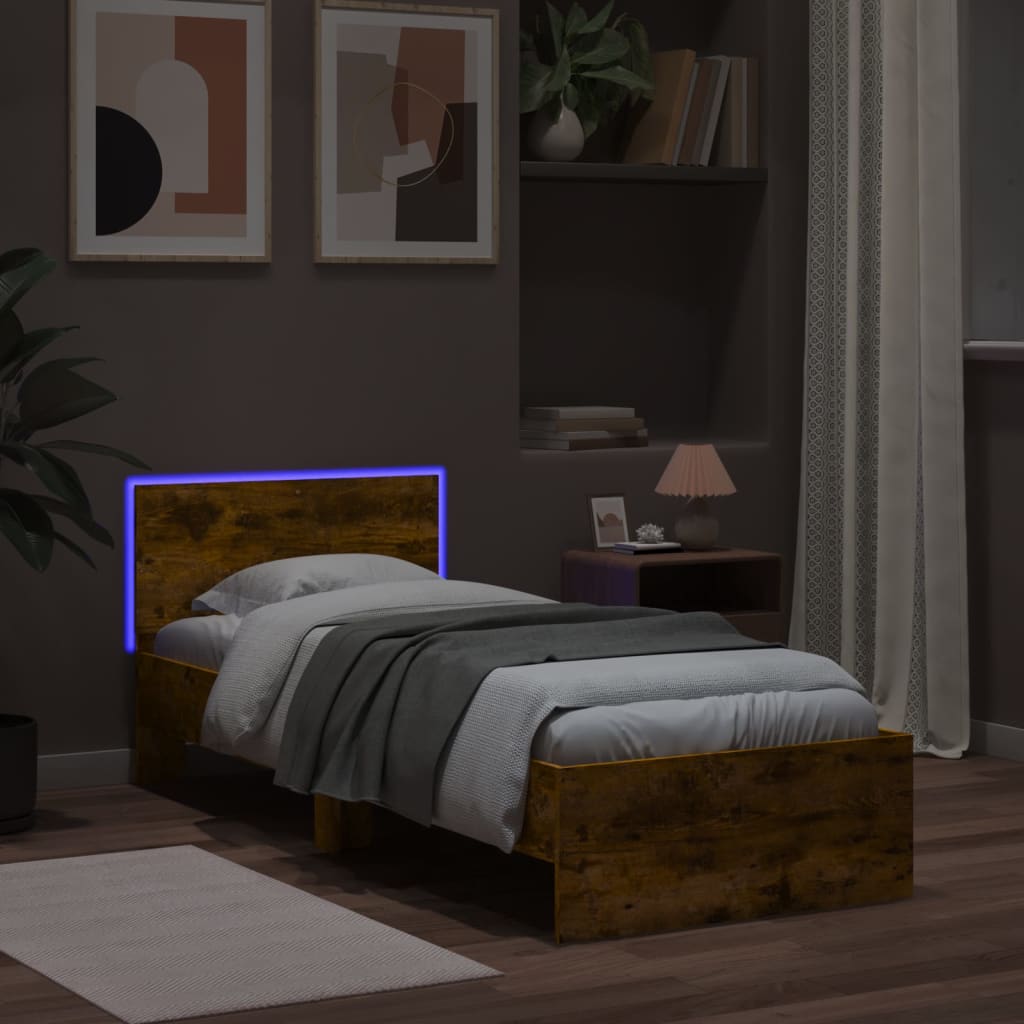 sengeramme med sengegavl og LED-lys 90x190 cm røget egetræ