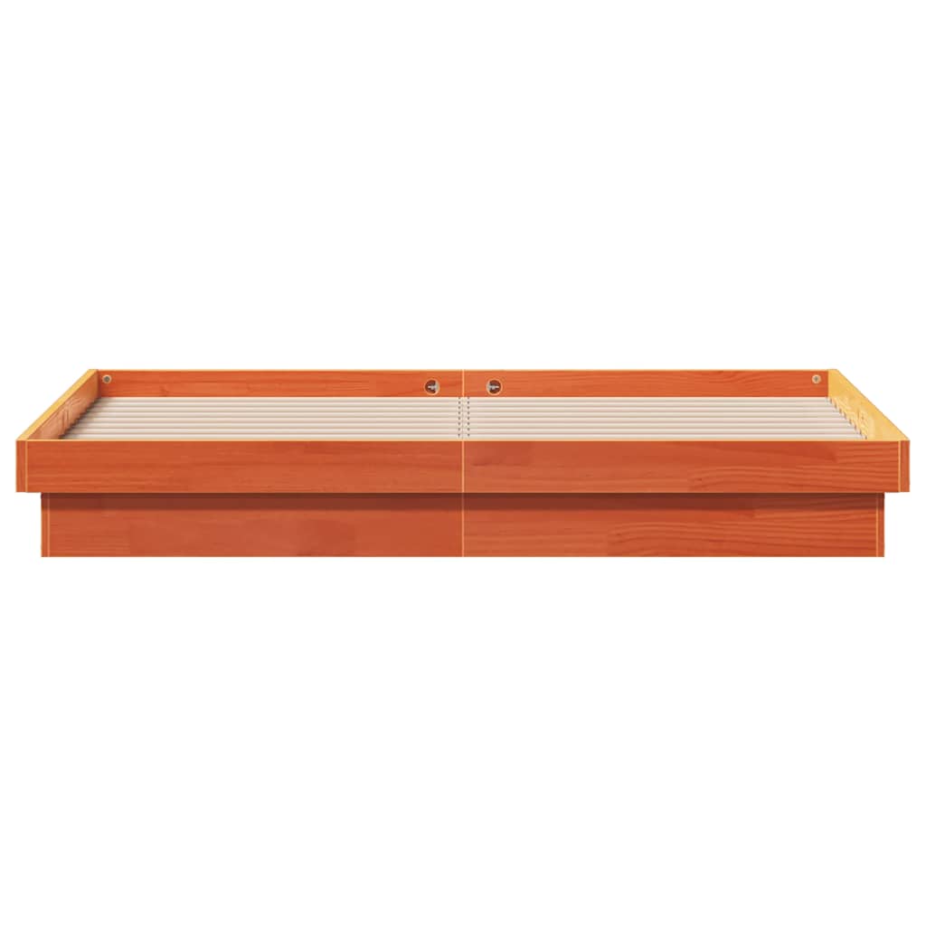 sengeramme med LED-lys 150x200 cm massivt fyrretræ gyldenbrun