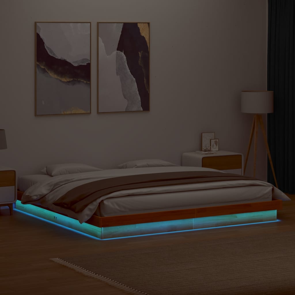 sengeramme med LED-lys 200x200 cm massivt fyrretræ gyldenbrun