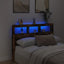 sengegavl med opbevaring og LED-lys 140x17x102 cm røget eg