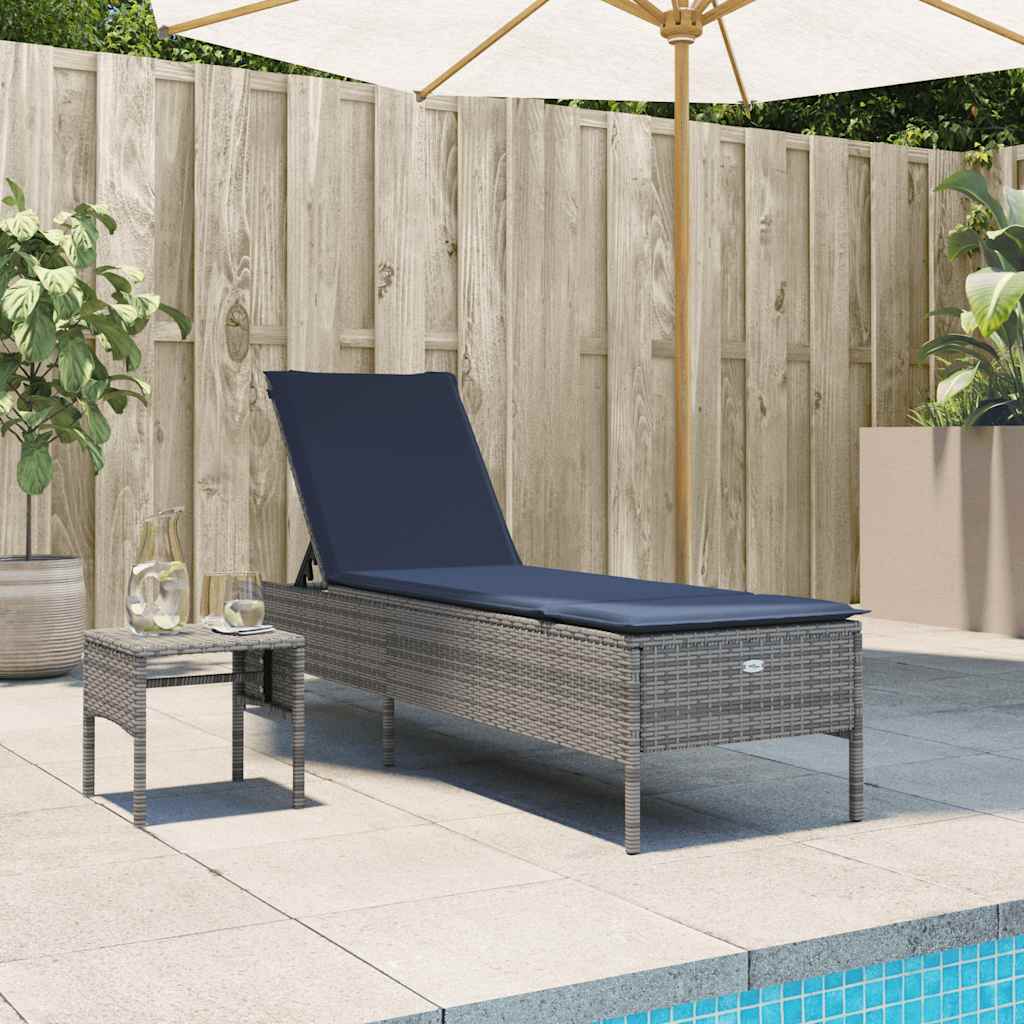 liggestol med bord og hynde grå polyrattan