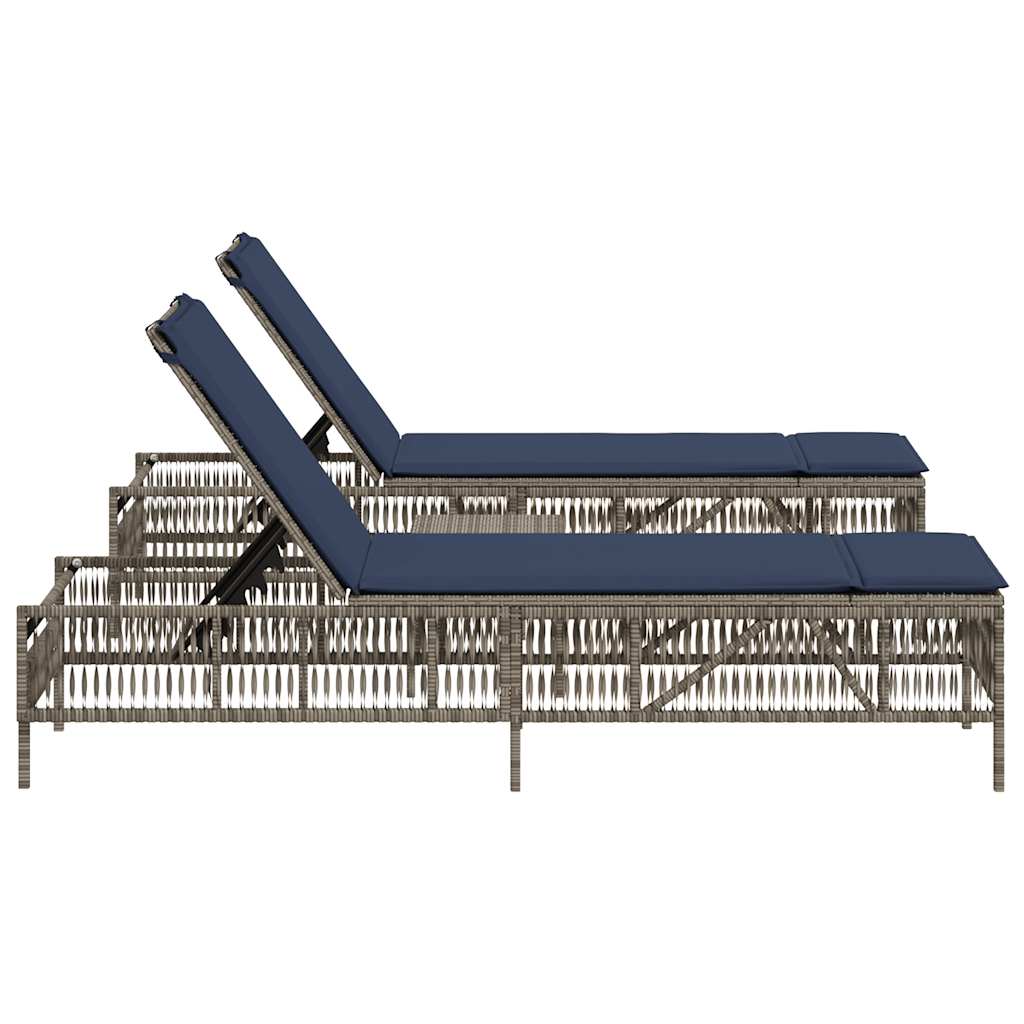 liggestole 2 stk. med bord grå polyrattan