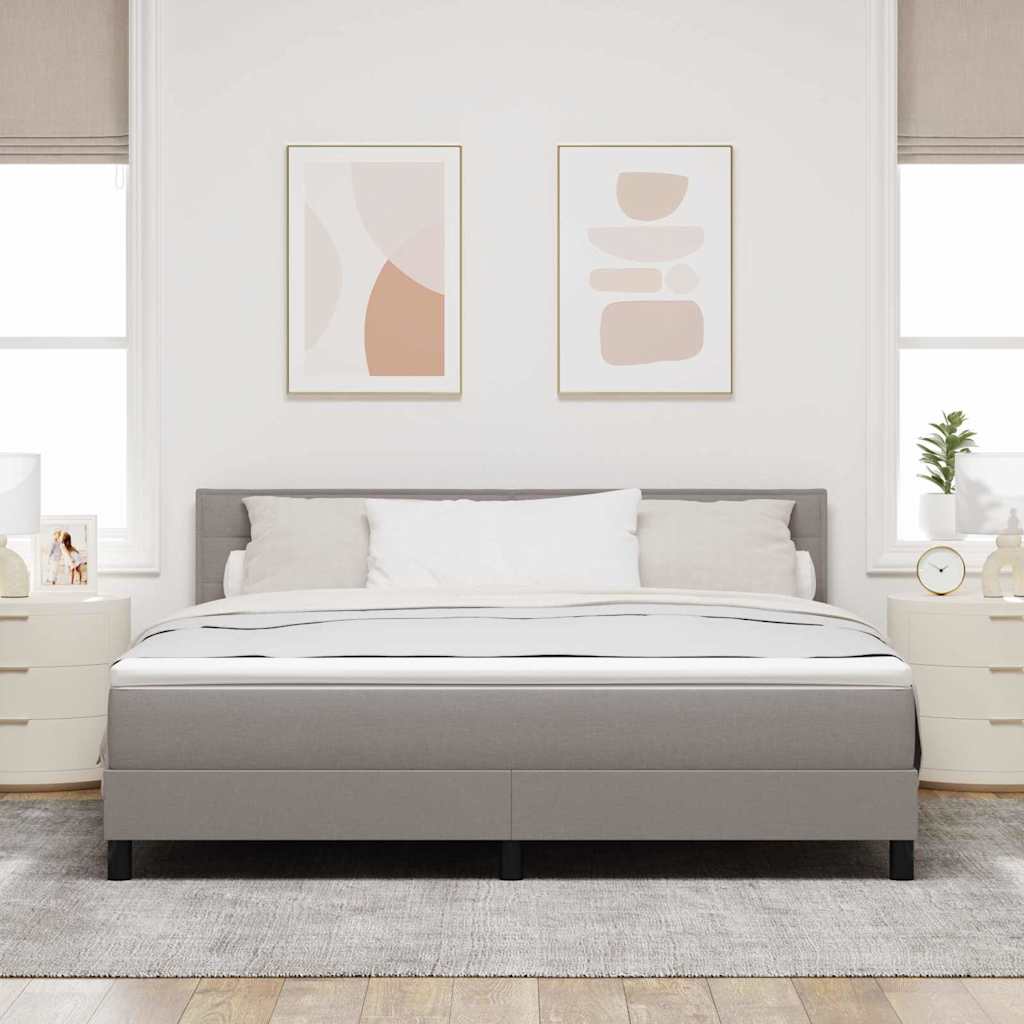 Box spring seng med LED-lysstrimler Gråbrun 180 x 200 cm Stof