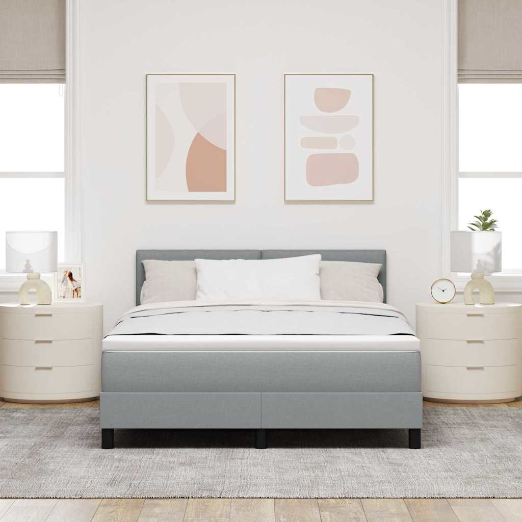 Box spring seng med LED-lysstrimler Lysegrå 140 x 190 cm Stof