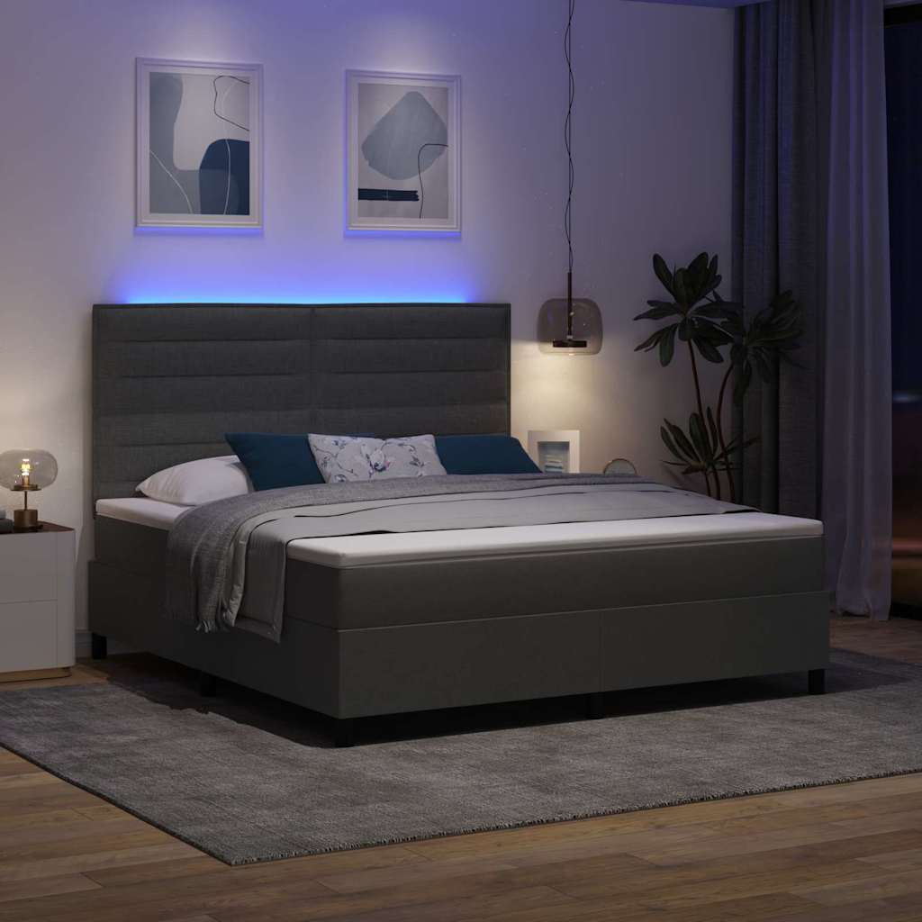 Box spring seng med madras med LED Mørkegrå 180 x 200 cm Stof