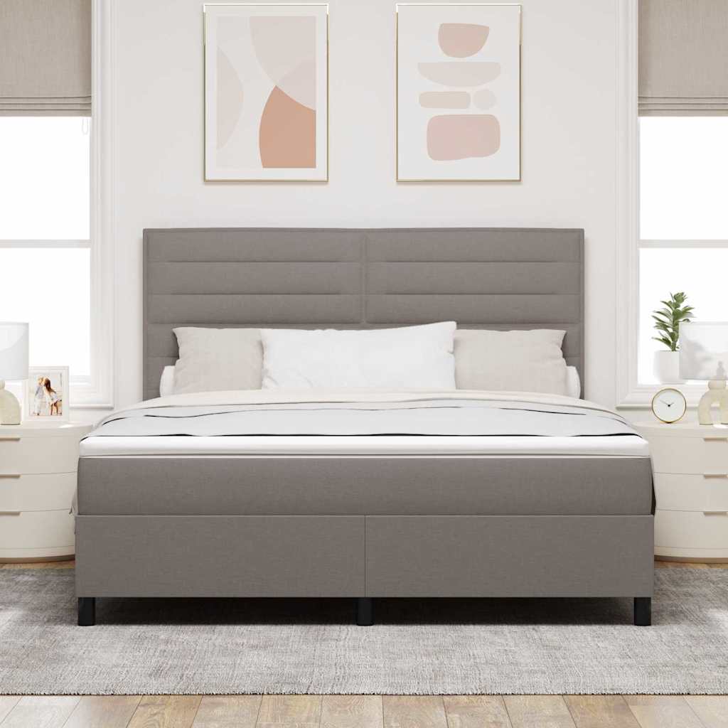Box spring seng med LED-lysstrimler Gråbrun 180 x 200 cm Stof