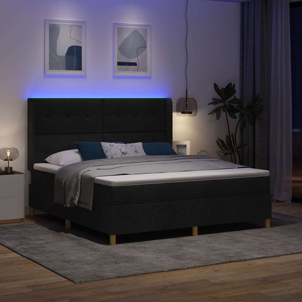 Box spring seng med LED-lysstrimler Sort 180 x 200 cm Stof