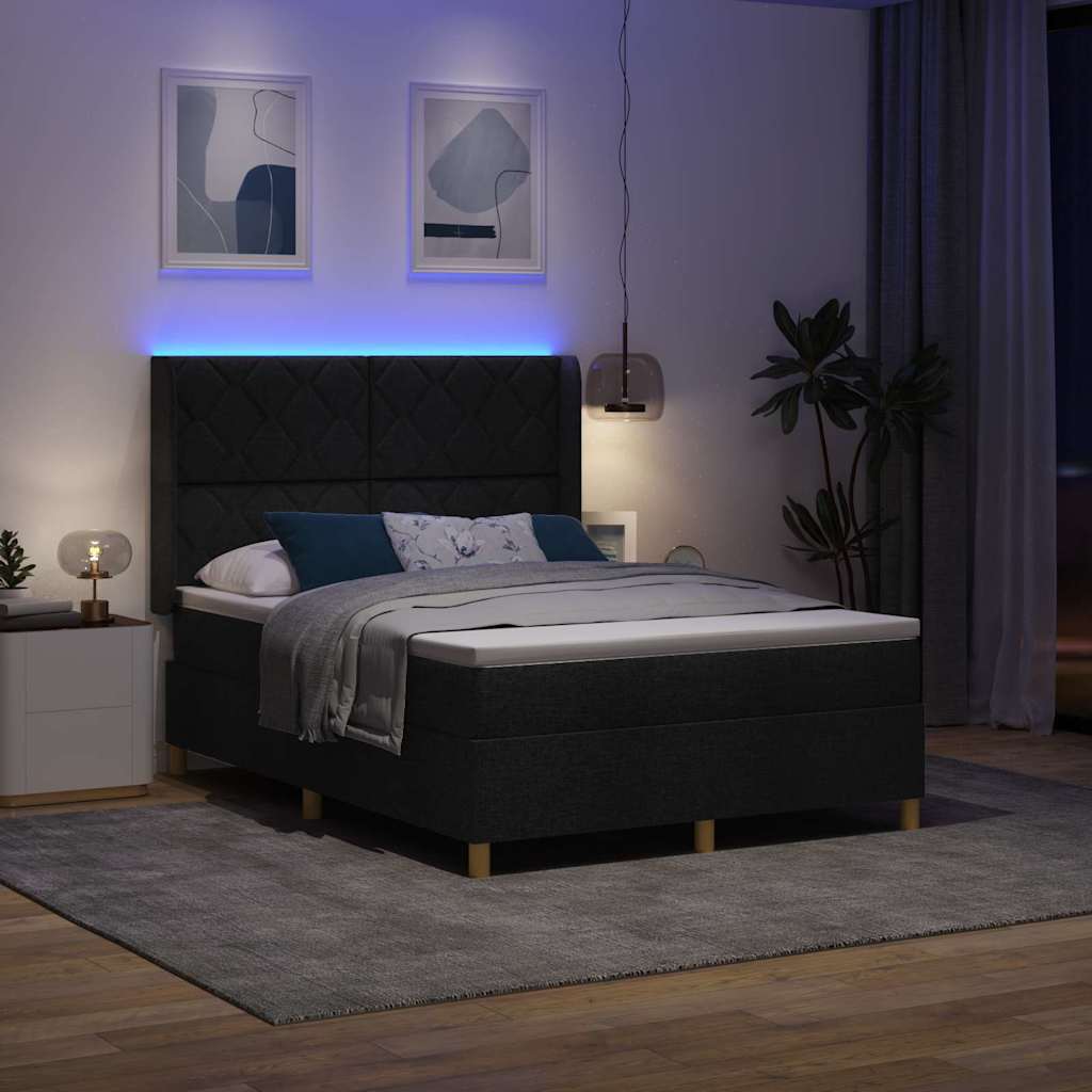 Box spring seng med LED-lysstrimler Sort 140 x 200 cm Stof