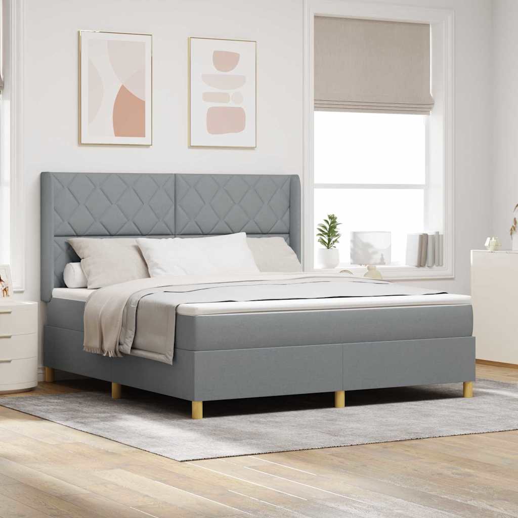 Box spring seng med LED-lysstrimler Lysegrå 180 x 200 cm Stof