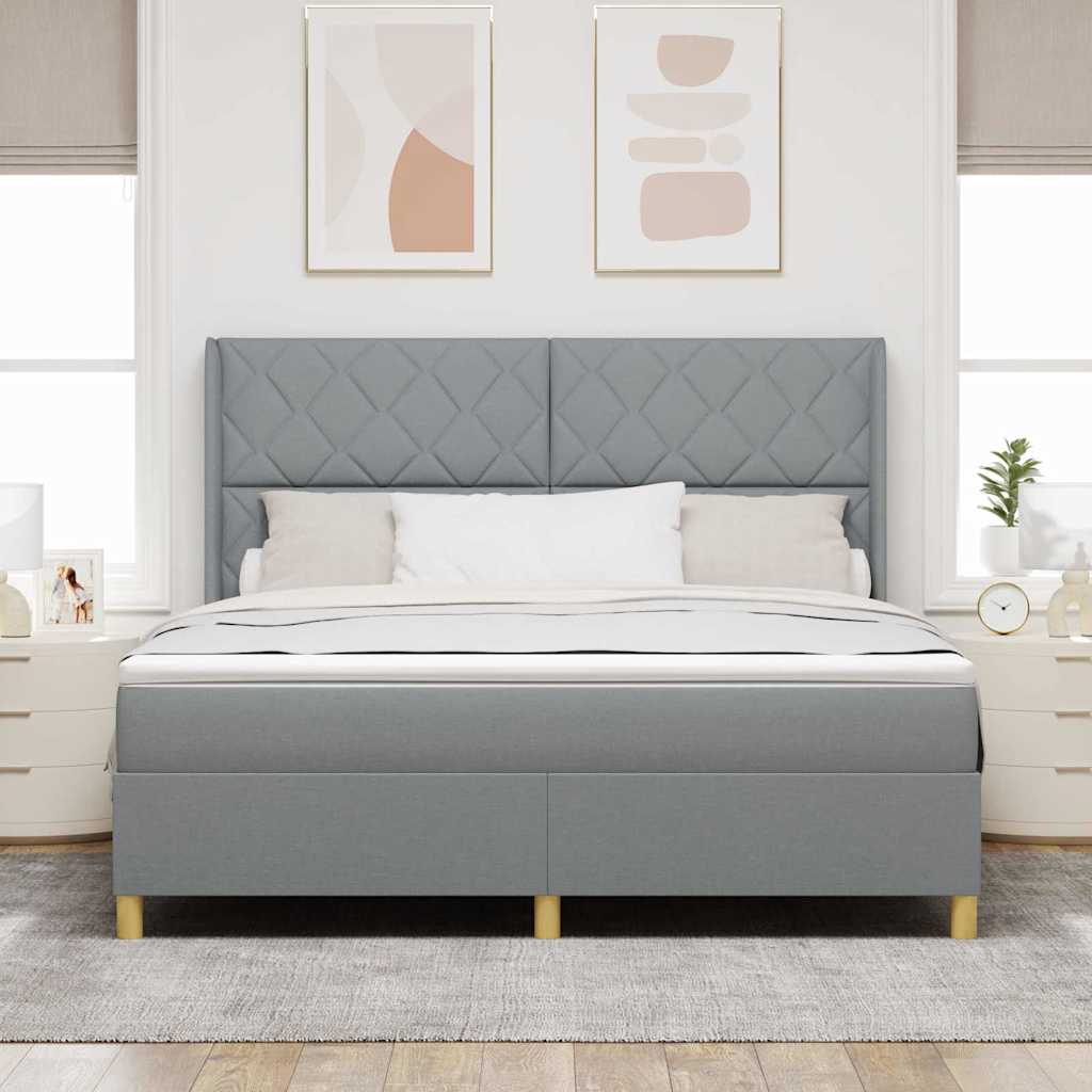 Box spring seng med LED-lysstrimler Lysegrå 180 x 200 cm Stof