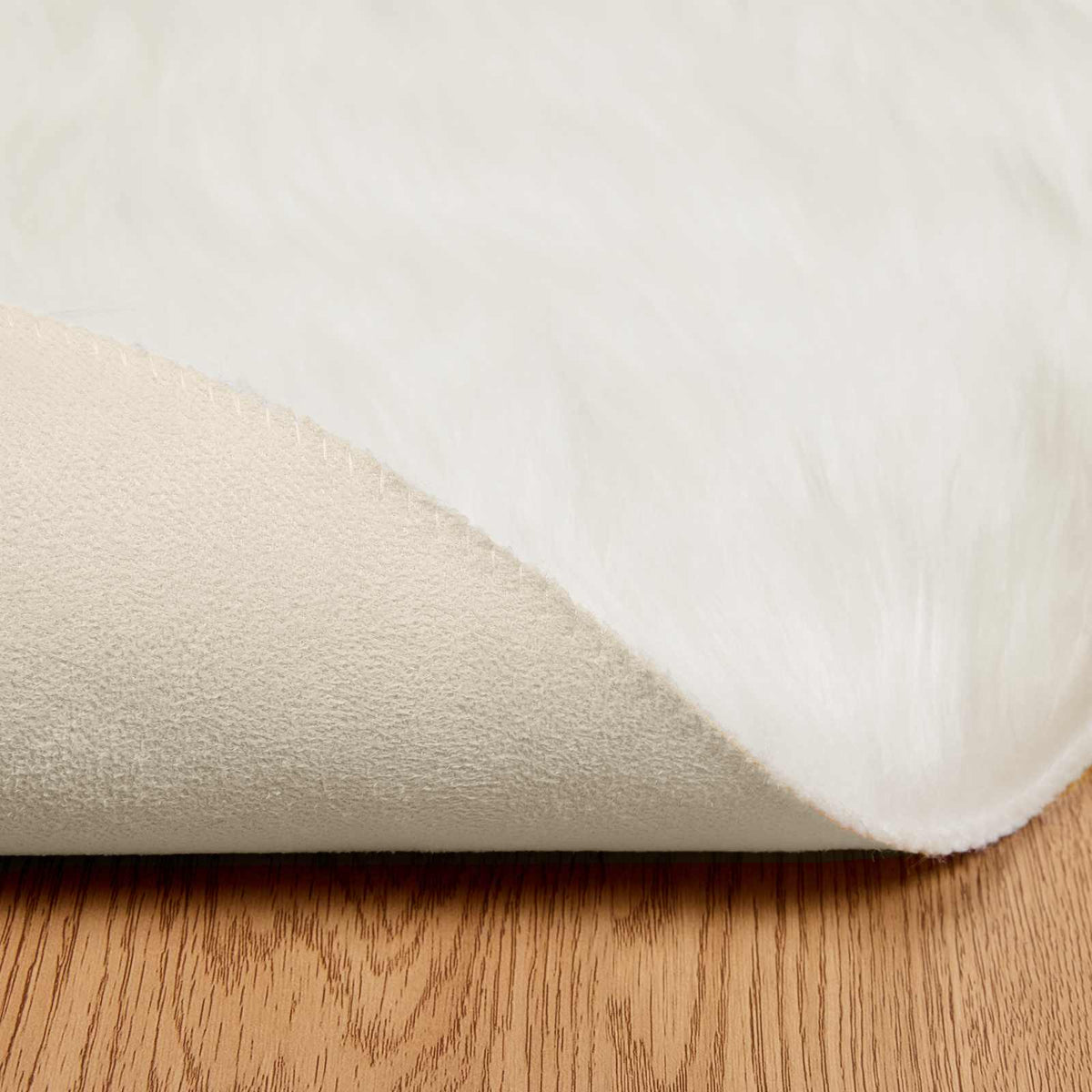 Fuskobbel lammeskindstæppe TAFALLA Hvid Ø 200 cm Polyester