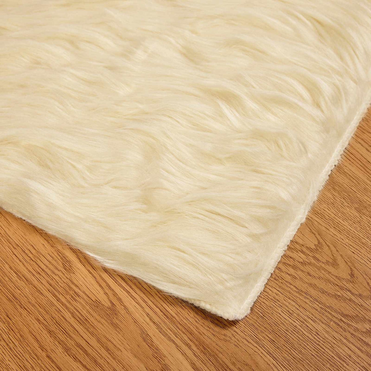 Fuskobbel lammeskindstæppe TAFALLA Cremefarvet 120 x 170 cm