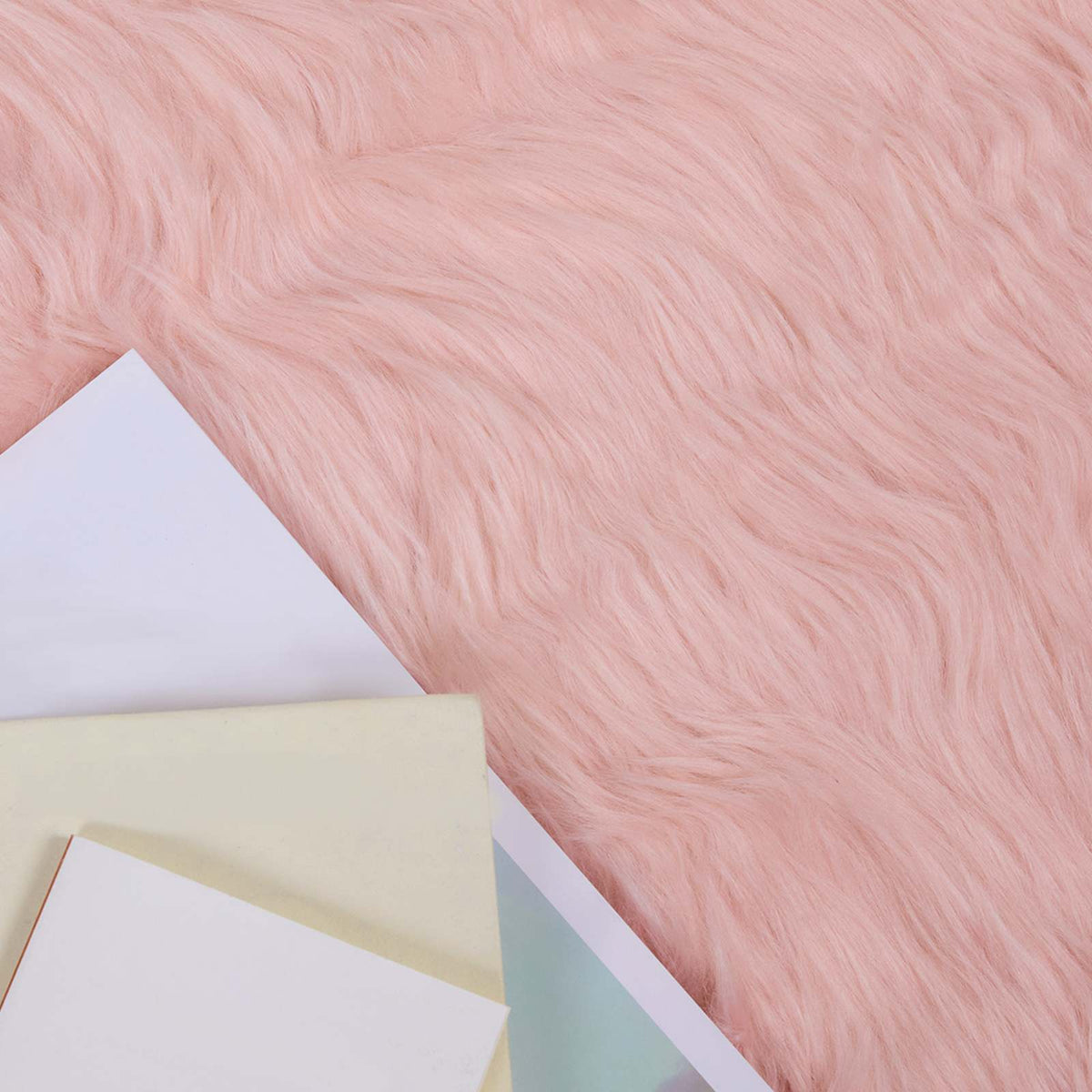 Fuskobbel lammeskindstæppe TAFALLA Lyserød 240 x 340 cm