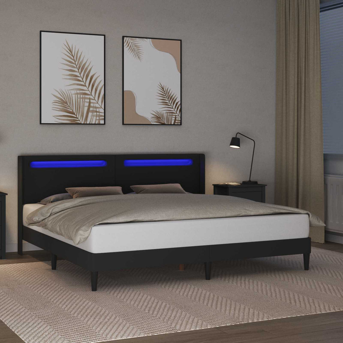 Sengestel med LED-lysstrimler Sort 200 x200 cm Kunstlæder