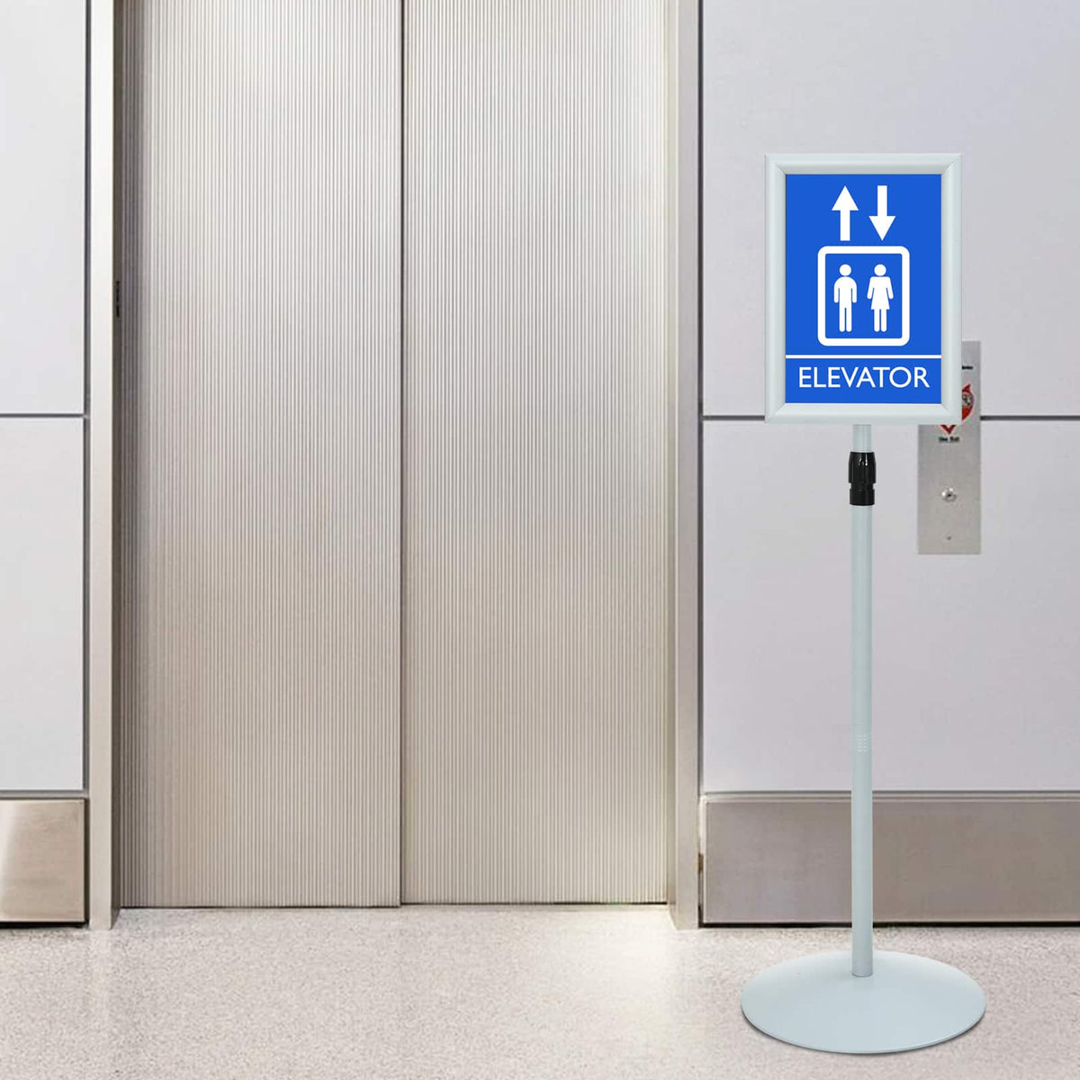 Pedestal Plakatstand 33 x 33 x 123 cm PVC og Stål Sølv