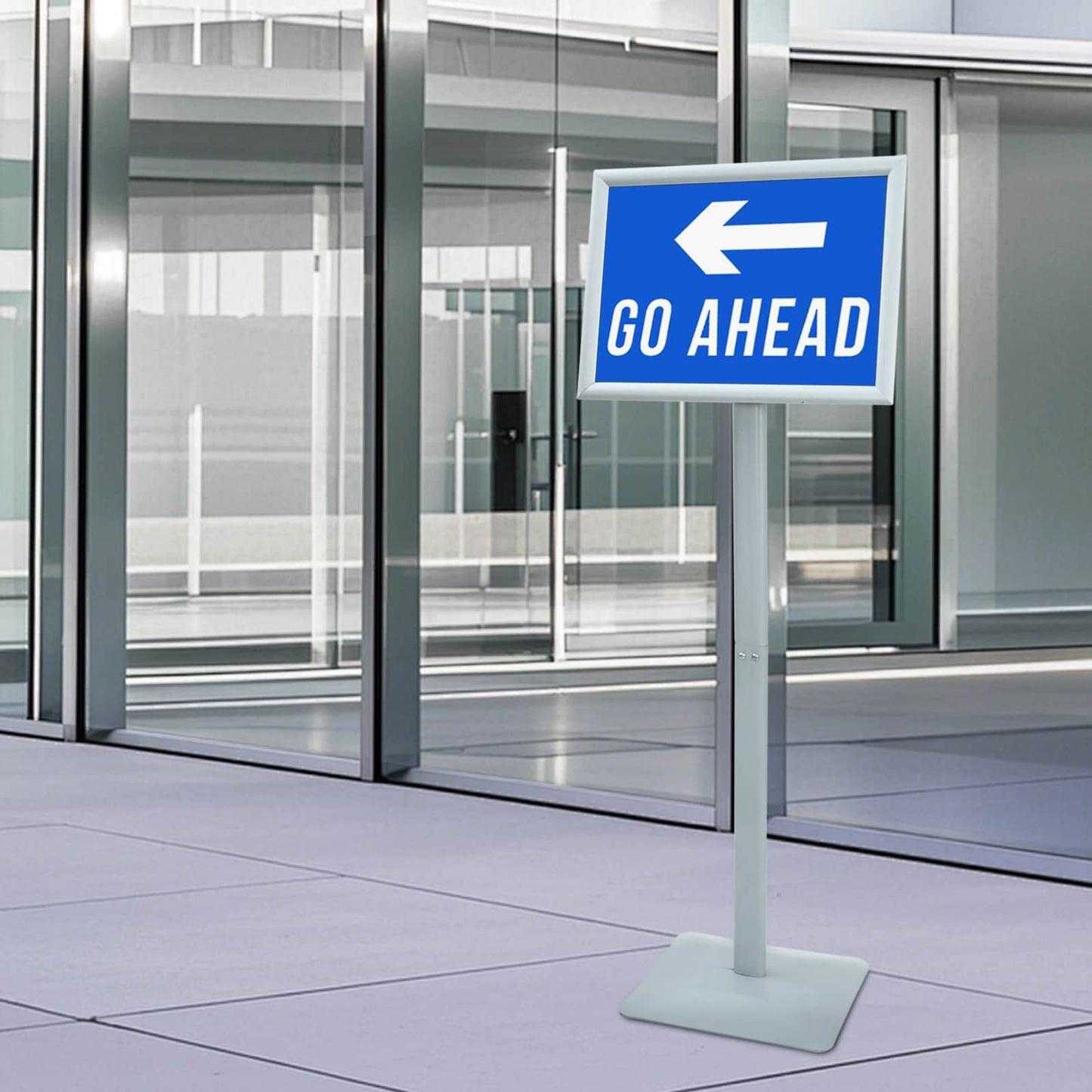 Pedestal Plakatstand 32,5 x 27 x 126 cm Støbejern Sølv